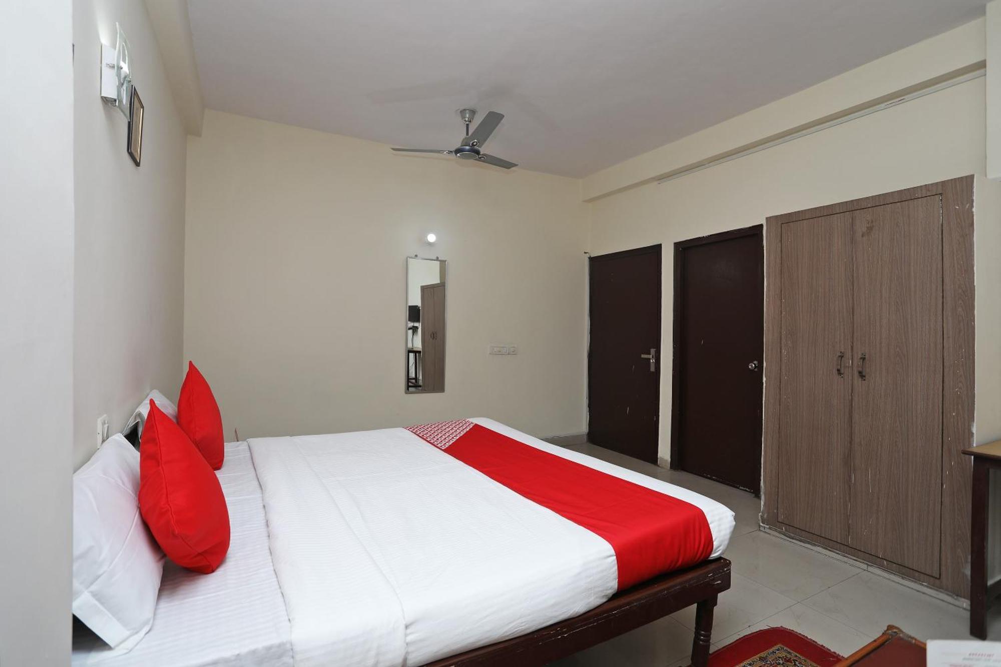 Hotel O Celebration Bnb Home Делхи Екстериор снимка