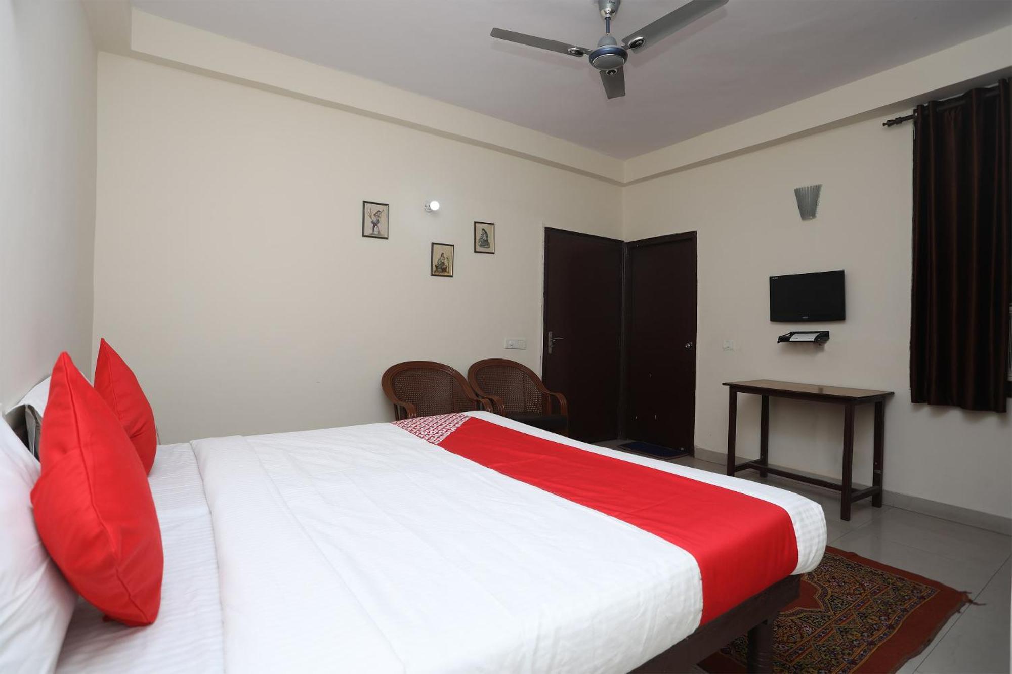Hotel O Celebration Bnb Home Делхи Екстериор снимка