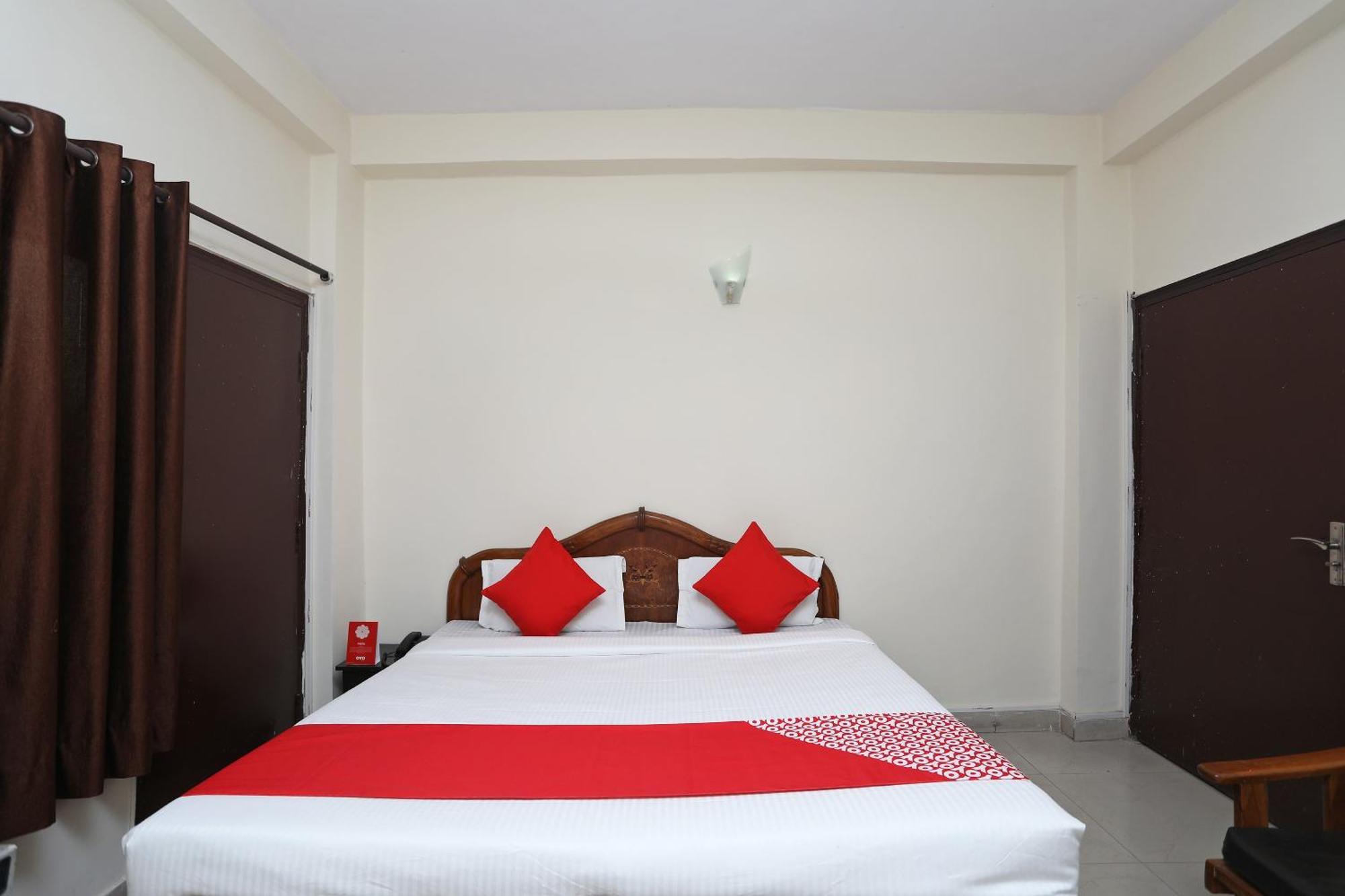 Hotel O Celebration Bnb Home Делхи Екстериор снимка