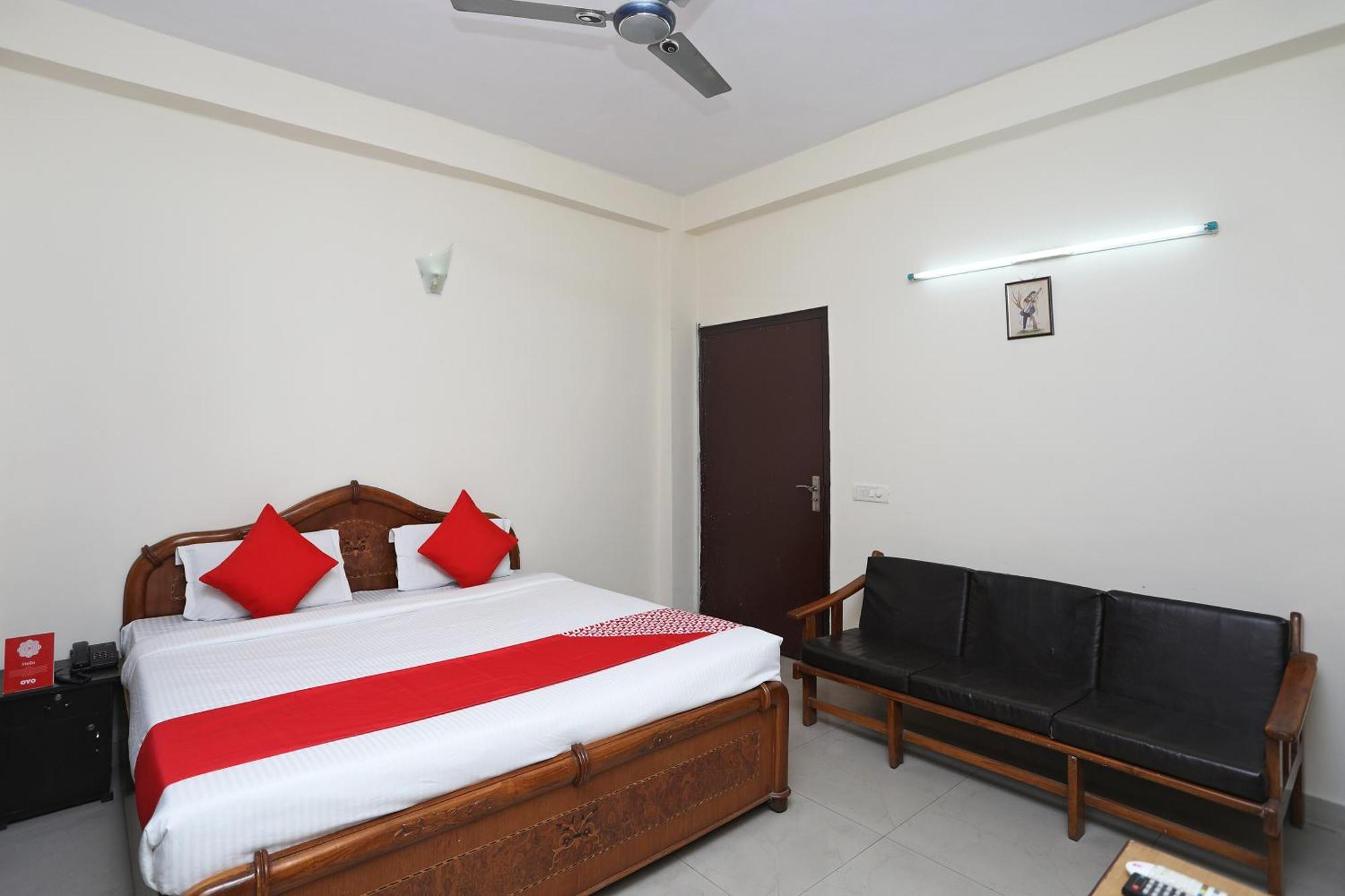 Hotel O Celebration Bnb Home Делхи Екстериор снимка